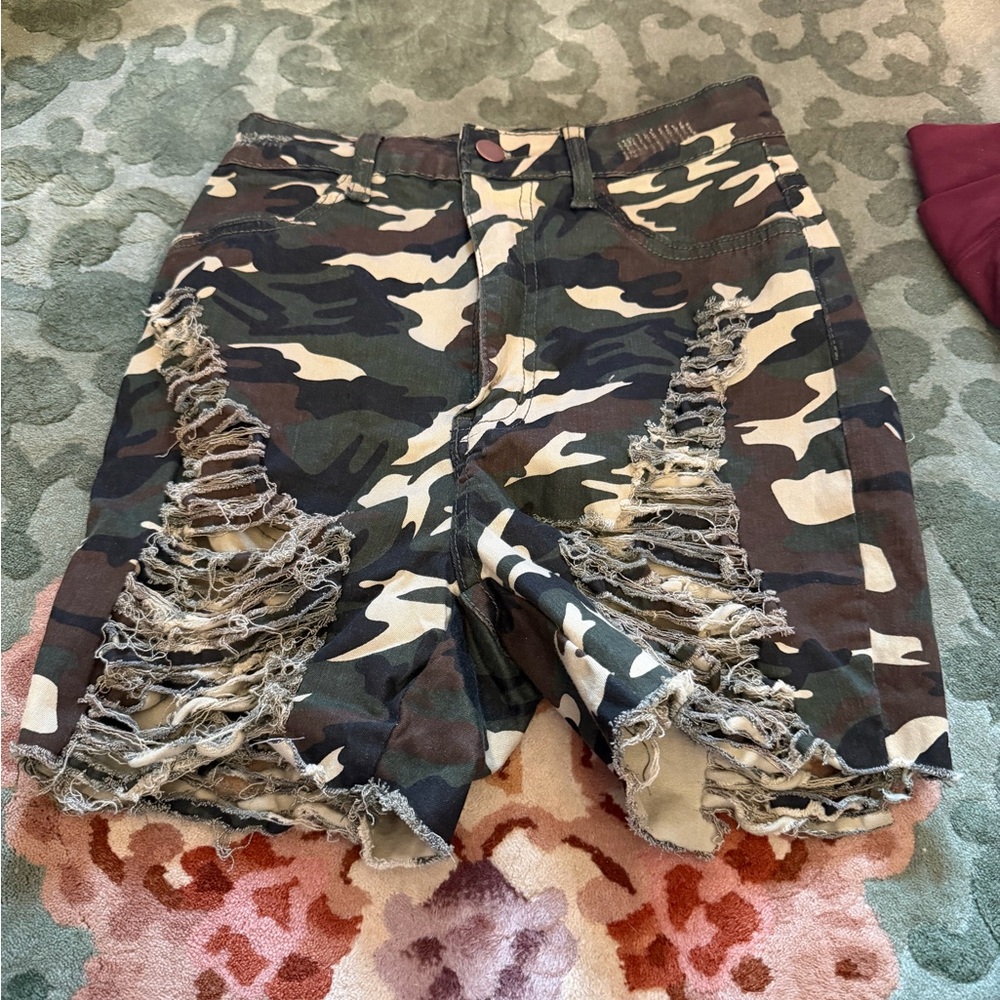 Fashion Nova Men's Camouflage Distressed Cargo Shorts - Green/Brown